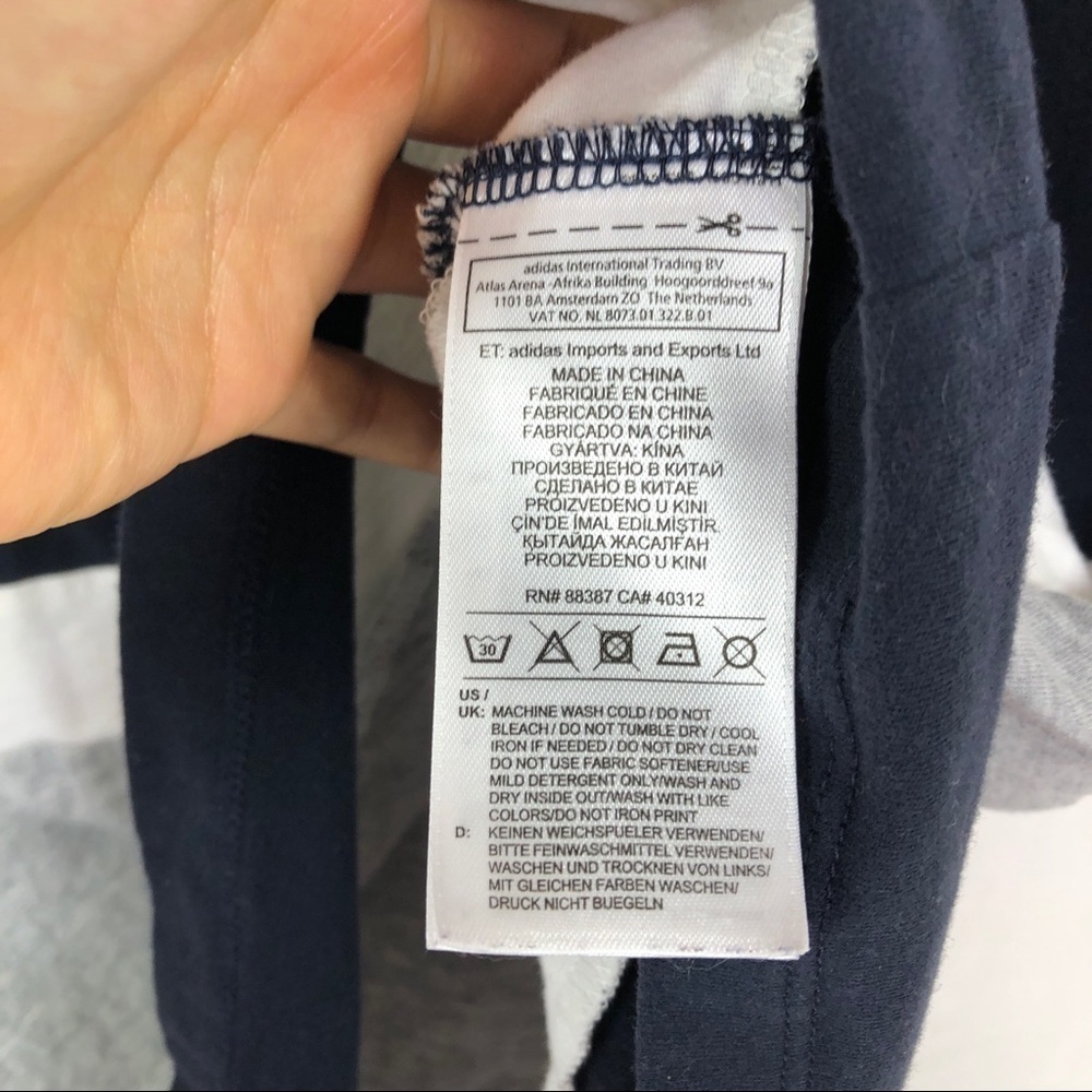 adidas navy blue tee w/ velvet logo - Picture 4 of 5